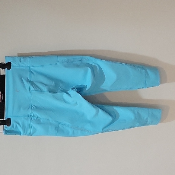 ZYIA ACTIVE robin's egg blue leggings in size 8 - 10. Capri length. Great cond. - Picture 5 of 7